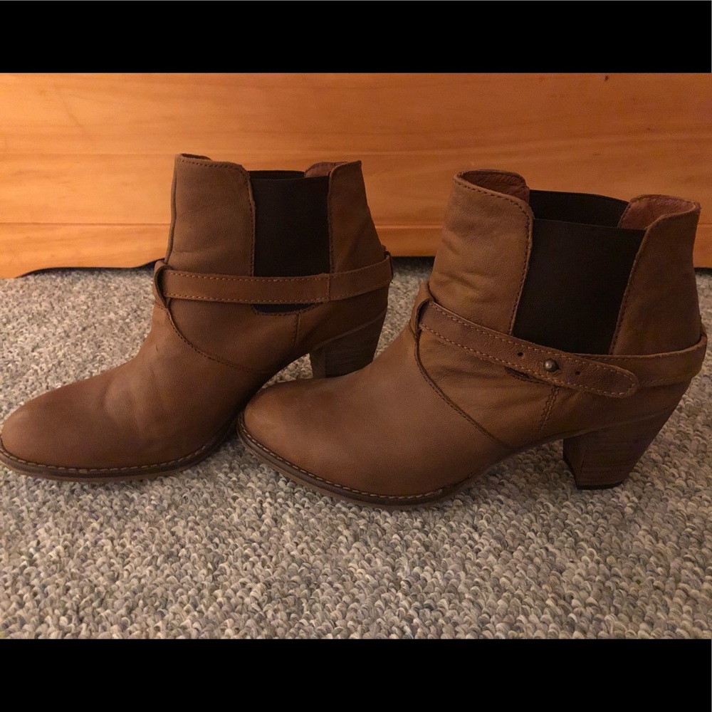 Brown boots